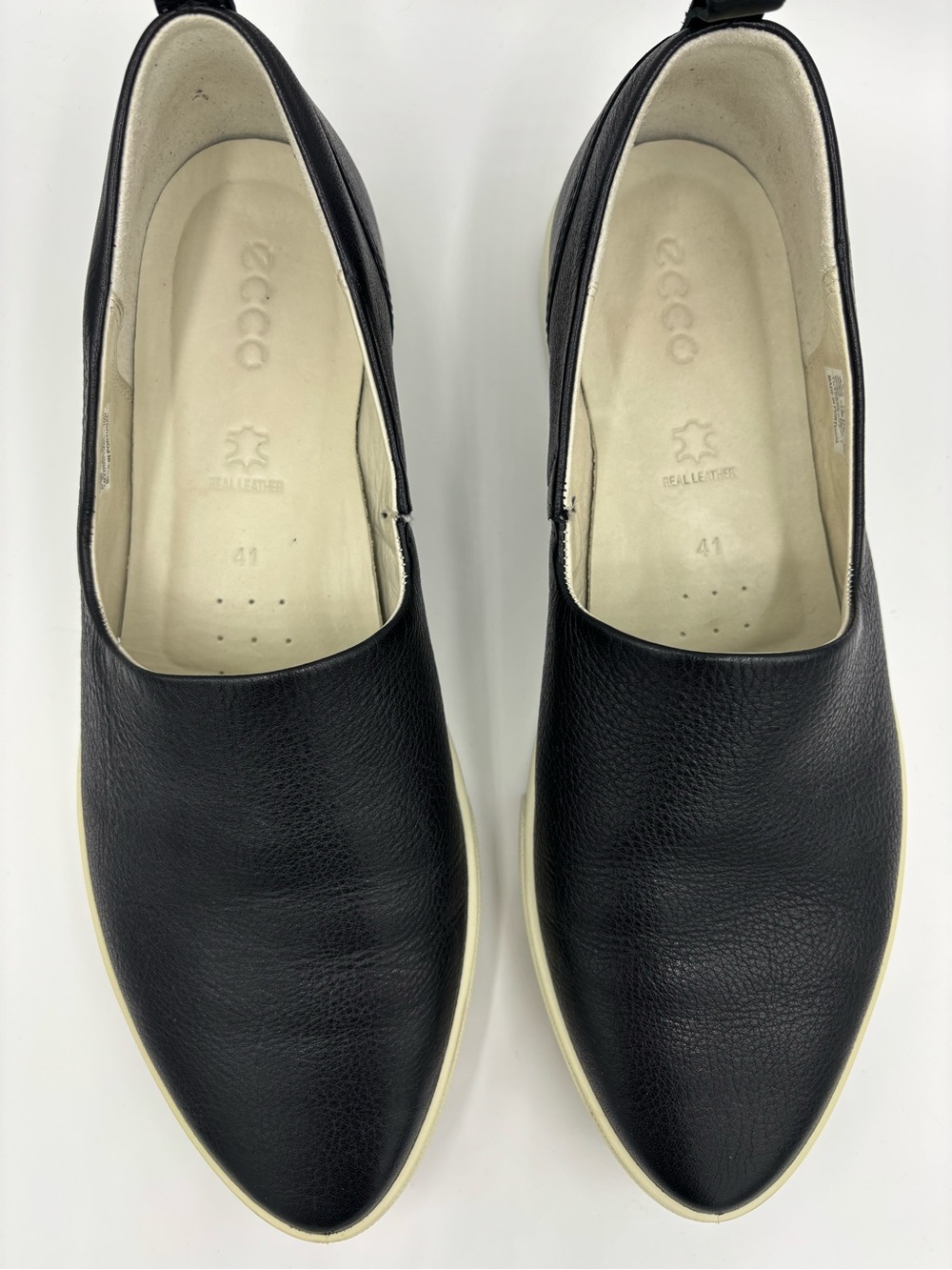 Ecco Womens Black Leather Slip-On Loafers with Cream Sole